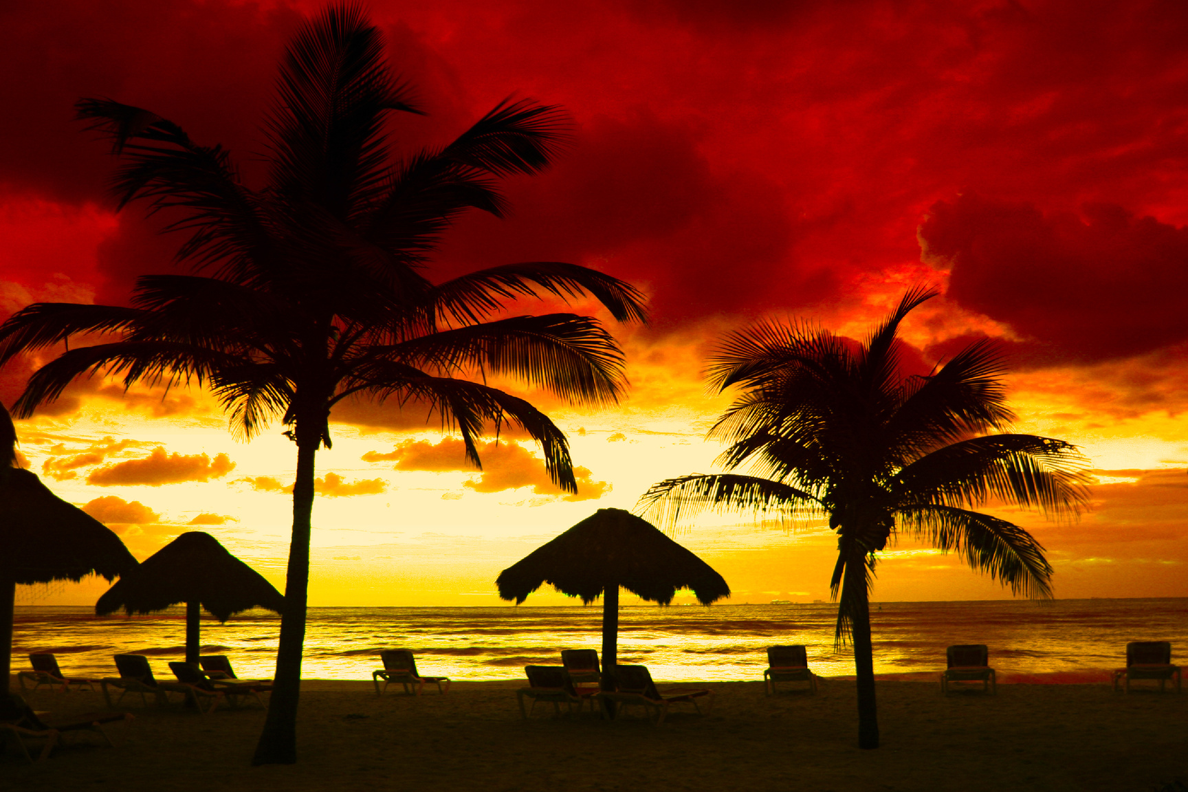 Dramatic sunset in Playa del Carmen Beach, Mexico